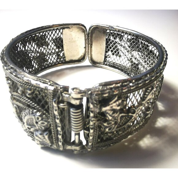 Asian Dragon Cuff Bracelet Vintage Intricate - Silver Tone Mesh Statement Piece - Picture 6 of 9